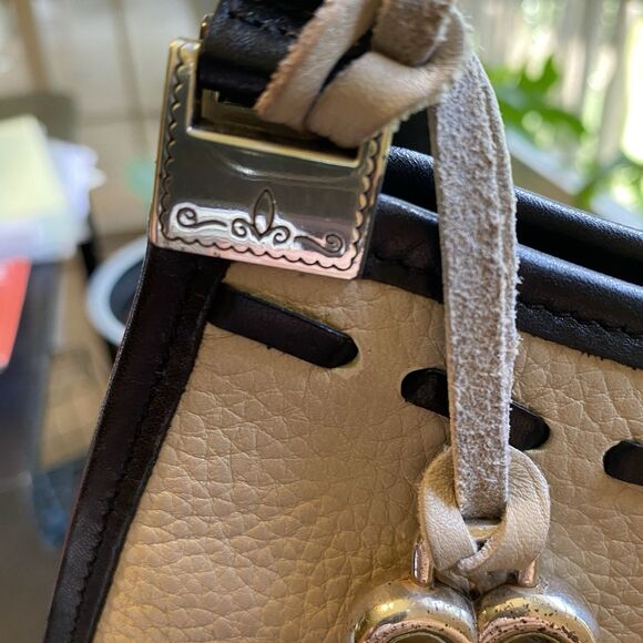 Brighton Beige Leather with Black Trim Shoulder Bag Dust Bag Pebbled - Picture 5 of 12